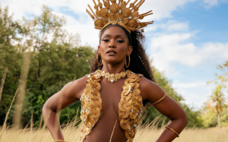 A atriz Érika Januza, rainha de bateria da escola de samba Unidos do Viradouro, no Rio de Janeiro.