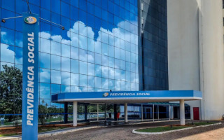 Os segurados que receberem a notificação devem procurar o Meu INSS ou o banco onde recebem o benefício para realizar a prova de vida.