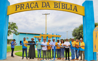  Entrega da revitalização da Praça da Bíblia  fez parte da comemoração dos 33 anos do município.