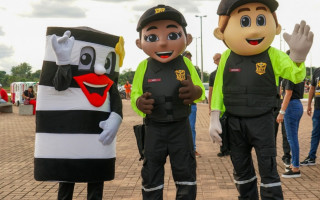 A Turminha do Trânsito é composta pelos mascotes  Amarelinho, que representa os agentes da ASTT, a Vivi, em referência à vida e a Fatinha, que simboliza a faixa de pedestre