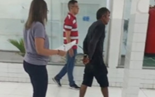 Homem se entregou na Delegacia de Augustinópolis. 