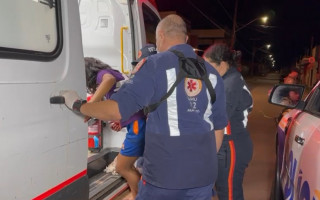 Vítima foi atingida no braço e na perna. 