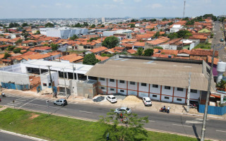 Com dois pavimentos (superior e térreo), o projeto arquitetônico prevê mais de 30 salas distribuídas em uma área construída de mais de 1.200 metros quadrados.
