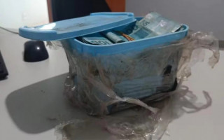 Pote de sorvete continha R$ 59,9 mil reais. 