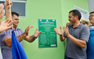 Governador Wanderlei Barbosa, o prefeito Wagner Teixeira e outras autoridades descerram a placa de inauguração da Praça Sisleide de Carvalho