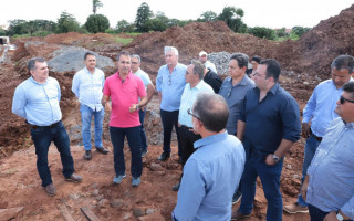 Entre as obras visitadas, a comitiva conheceu de perto a estrutura do Lago Center Shopping de Araguaína, previsto para ser inaugurado ainda esse ano