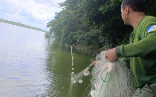 Fiscalização retira rede de emalhar em Lago da Usina do Estreito 