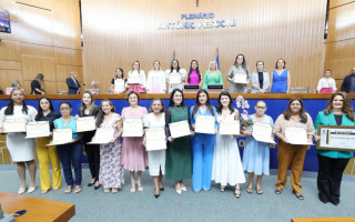 Diploma Mulher-Cidadã Guilhermina Ribeiro da Silva, entregue a mulheres de diversas áreas