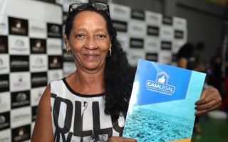 “Estou em paz por ser finalmente dona do meu terreno e mais feliz ainda pelas melhorias que a prefeitura fez no meu bairro, o Ana Maria, que hoje é visto como um dos melhores da região”, disse a dona de casa Maria Tânia