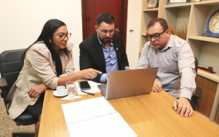 Os chefes das secretarias da Mulher, da Segurança Pública e Comunicação participaram de reunião estratégica no combate à violência doméstica 