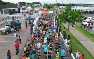 A corrida teve percurso de oito quilômetros, saindo da Via Lago