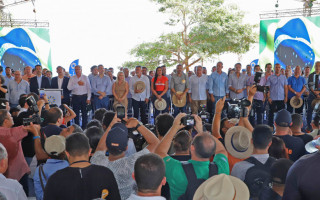 Público lotou a arena onde ocorreu a abertura da 24ª Feira de Tecnologia Agropecuária do Tocantins, atualmente a maior da região Norte do Brasil.