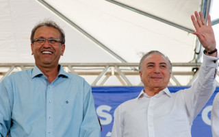 Marcelo Miranda ao lado do presidente Michel Temer, em visita ao Tocantins