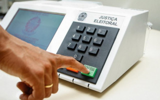 Se nenhum candidato ou candidata alcançar a maioria absoluta dos votos válidos no primeiro turno, será realizado um segundo turno