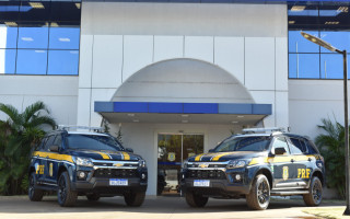 A solenidade de entrega dos veículos aconteceu na Superintendência Regional da Polícia Rodoviária Federal no Tocantins.