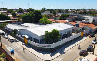 A escola dobrou de tamanho e está preparada para atender cerca de 450 crianças do 1º ao 5º ano do Ensino Fundamental.