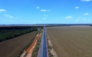 Pavimentação asfáltica no trecho vai beneficiar o setor produtivo e a locomoção de moradores da cidade e região.