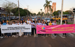 A iniciativa visa sensibilizar a população e promover mudanças nos comportamentos discriminatórios, especialmente aqueles direcionados às mulheres que dirigem