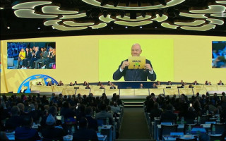 O momento em que o presidente da FIFA, Gianni Infantino, anunciou o resultado.