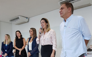 Vice-prefeita Cinthia Ribeiro e Amastha em encontro com servidoras municipais, nesta quinta, 8.