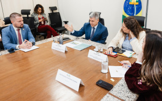  Presidente do Intertins, Robson Figueiredo; e o ministro do Desenvolvimento Agrário, Paulo Teixeira