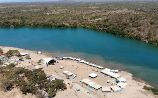 Praião do Dominguinhos oferece um cenário deslumbrante, com suas águas calmas e uma organização impecável para receber turistas de todo o Brasil 