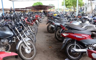 Mais de 900 veículos e sucatas serão leiloados em Araguaína