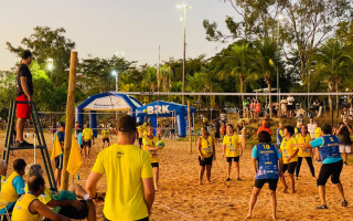 Cerca de 60 atletas idosos participaram do vôlei realizado na praia da Graciosa