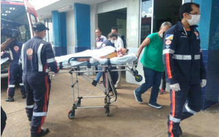 Idoso chegando no Hospital Regional de Araguaína.