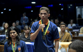 Hélio dos Santos Melo representa o Tocantins no programa Jovem Senador 202