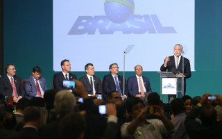 Temer discursa na cerimônia de lançamento do programa Internet para Todos  