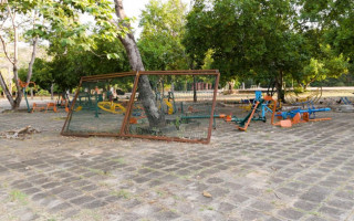 Parque das Águas, antes um espaço de lazer e diversão, agora está abandonado e depredado  