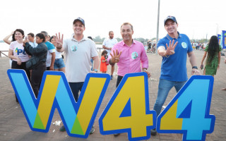 Prefeito de Araguaína e candidato à reeleição, Wagner Rodrigues e o candidato a vice Israel Guimarães e o deputado Federal Alexandre Guimarães.