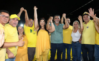 Comício em Praia Norte ao lado da candidata a prefeita, Bruna Araujo