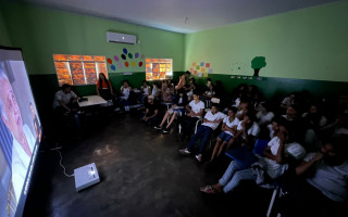 Os adolescentes tivessem a oportunidade de conhecer a inspiradora história de Dona Dora.