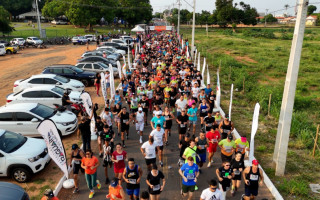 Percurso de oito quilômetros mobilizou corredores em 14 categorias masculinas e femininas