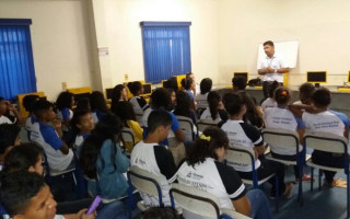 Estudantes de Araguaína durante palestra. 