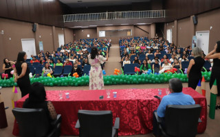 A missão do LEEI é apresentar a criança à linguagem escrita, respeitando as particularidades da primeira infância e tem como proposta a interação dos alunos com a escrita