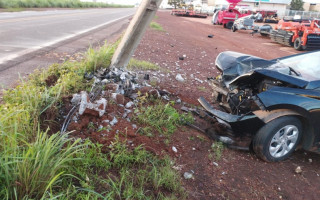 Poste atingido por carro no Tocantins 