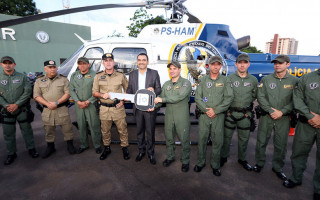 O governador Wanderlei Barbosa entrega oficialmente o helicóptero Graer 03 à Polícia Militar do Tocantins durante solenidade no Quartel do Comando Geral, em Palmas