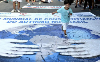 A inclusão escolar e a alfabetização de crianças e adolescentes do espectro autista estão entre os desafios para a efetivação de direitos dessa população.