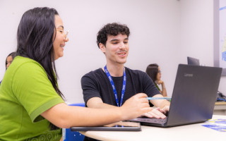 Estudantes podem concorrer a diversas vagas de estágio. 