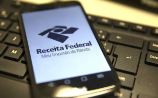   Compensação virá com uma taxa de até 10% para pessoas com alta renda (a partir de R$ 600 mil por ano) que atualmente não contribuem com o IR 