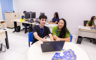 O IEL Tocantins oferece diversas vagas de estágio em vários municípios, com bolsas que variam de R$ 320,00 a R$ 2.208,00.