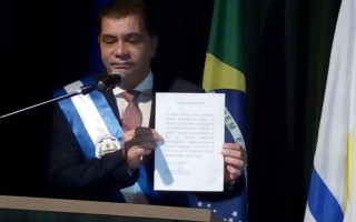 Carlos Amastha (PSB) durante discurso de renúncia