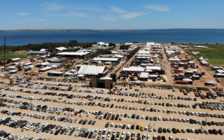 Antes da cerimônia, às 9h30, o governador chegará ao evento pelo píer da Agrotins e concederá entrevista coletiva à imprensa, marcando o início das atividades oficiais da feira, que este ano celebra um quarto de século como o tema AgroEvolução.