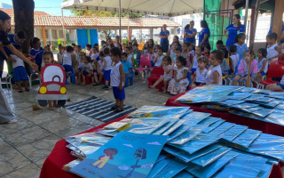 As ações educativas na Creche Mãe de Deus ocorreram no sentido de de conscientizar as crianças sobre segurança no trânsito desde a infância.
