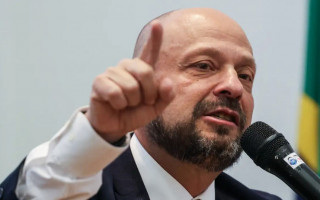 Agência dos Correios preparada para atendimento a aposentados e pensionistas do INSS a partir de 30/05, visando verificar descontos não autorizados por entidades associativas.