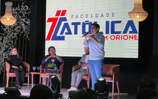 Deputado Ricardo Ayres destaca os impactos do vício em apostas no I CONINTER FACDO 2025.