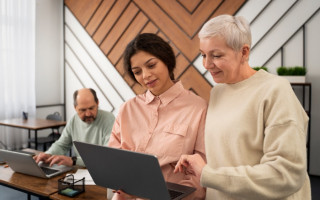 Pesquisa aponta relação direta entre felicidade e empregabilidade para pessoas com mais de 60 anos